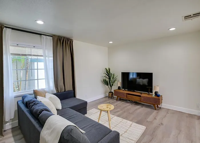 Westminster Oasis With Pool And Gas Grill!