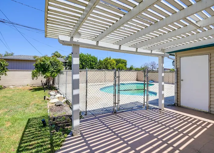 Westminster Oasis With Pool And Gas Grill!