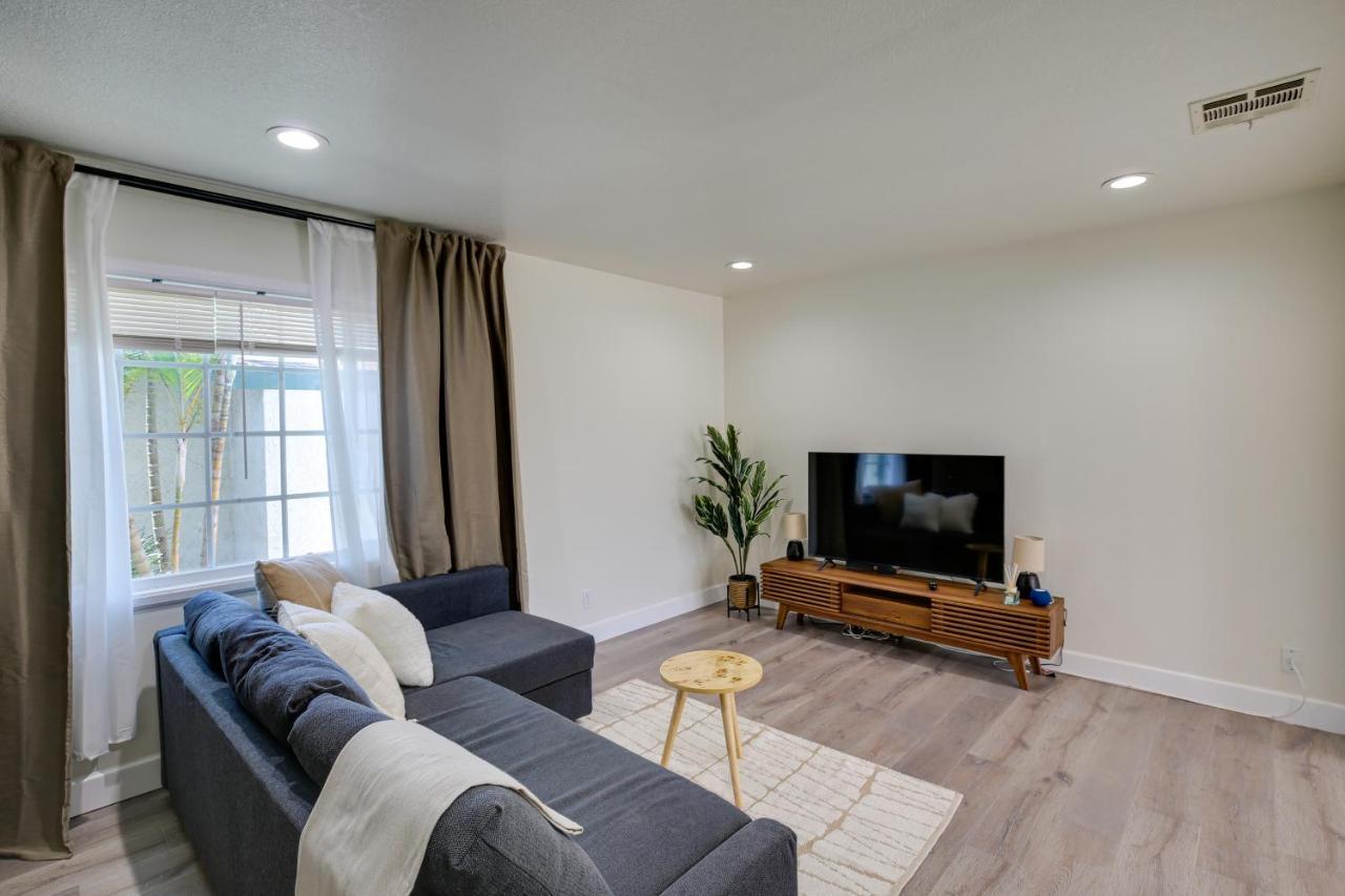 Holiday home Oasis With Pool And Gas Grill! Westminster