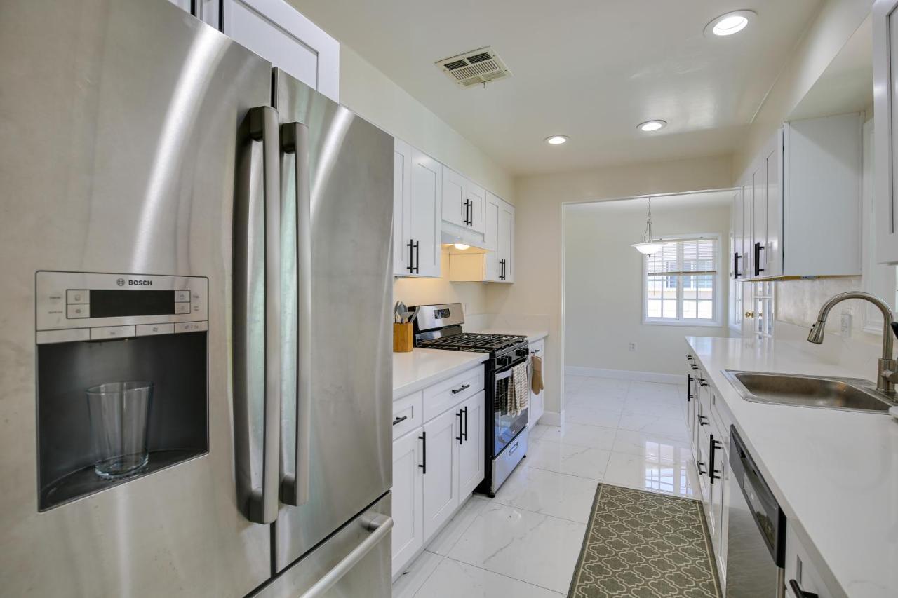 Oasis With Pool And Gas Grill! Holiday home