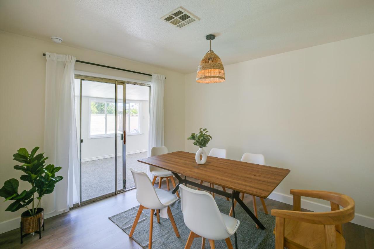 Oasis With Pool And Gas Grill! Holiday home