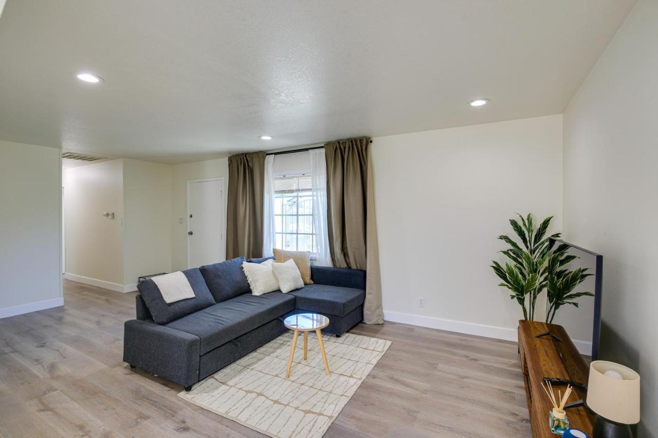 Oasis With Pool And Gas Grill! Holiday home Westminster